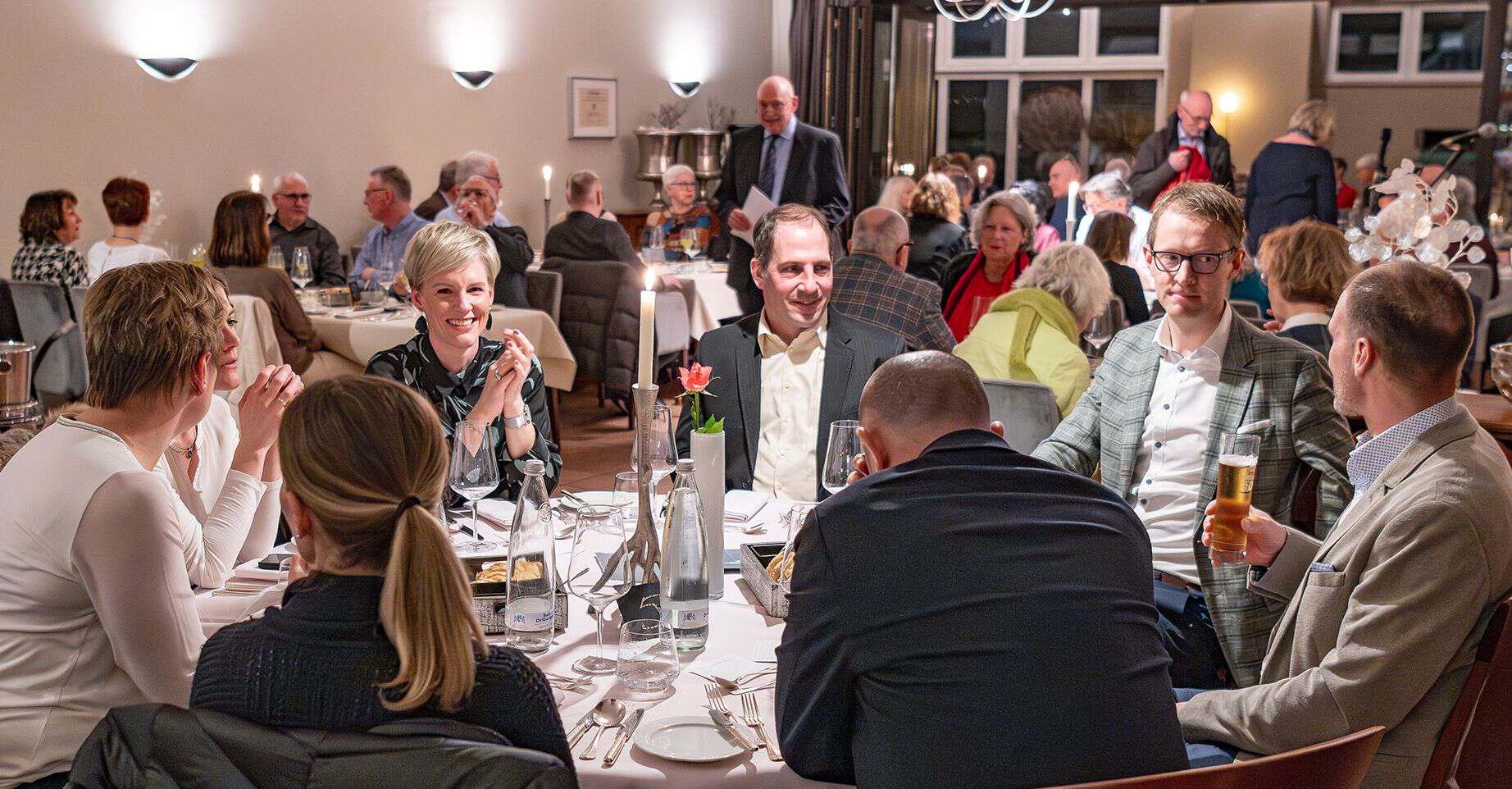 Gäste beim Wintermahl in der Domschenke Groll